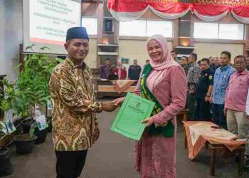 Bupati Solok membuka Rakor Lingkungan Hidup serta Pengukuhan Bunda Lingkungan Hidup dan Launcing Bank Sampah Induk di Kabupaten Solok