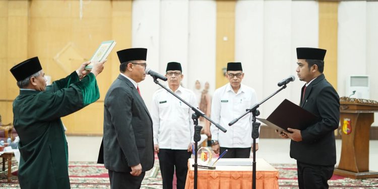 Wali Kota Solok Resmi lantik Dr. Desmon, M.Pd sebagai Sekretaris Daerah Kota Solok