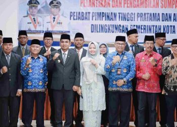 Wali Kota Solok Lantik 18 Pejabat Pimpinan Tinggi Pratama dan Administrator