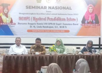 Dr. Hj. Lisda Hendrajoni, SE.M.M.Tr (Anggota DPR RI) dan Wako Solok laksanakan Ngopi bersama Kemenag Kabupaten dan Kota di Premier Hotel