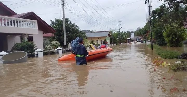 Air Sungai Meluap, Kota Solok Lumpuh! 3.362 Warga Terdampak