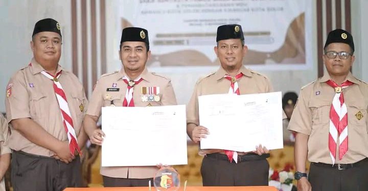Wali Kota Solok Kukuhkan Pengurus Saka Adhyasta Pemilu dan Penandatanganan MoU Bawaslu dengan Kwarcab