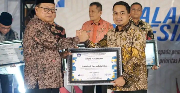 Pemko Solok Raih Penghargaan Atas Keberhasilan Program Makanan Bergizi Gratis